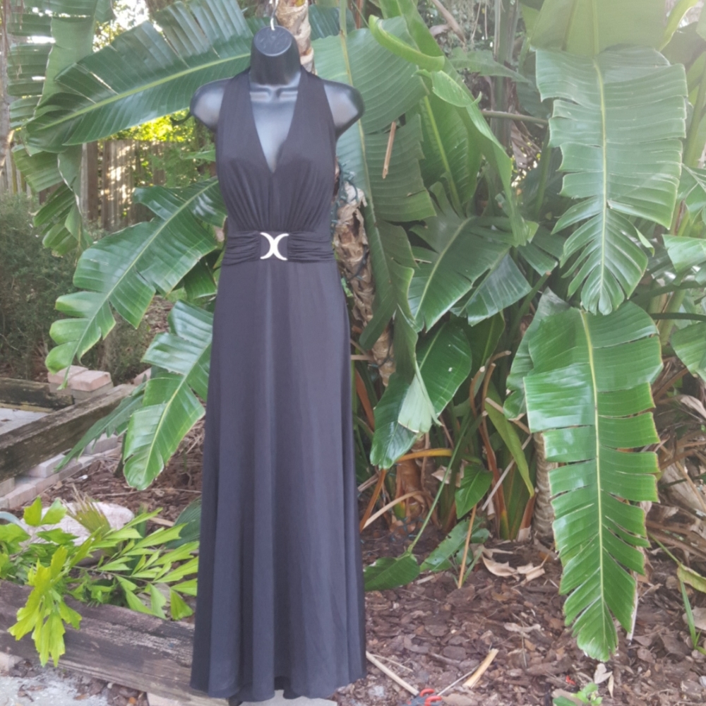 Backless formal - Picture 2 of 6
